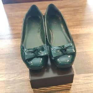 Victor Alfaro dark green leather and suede flats